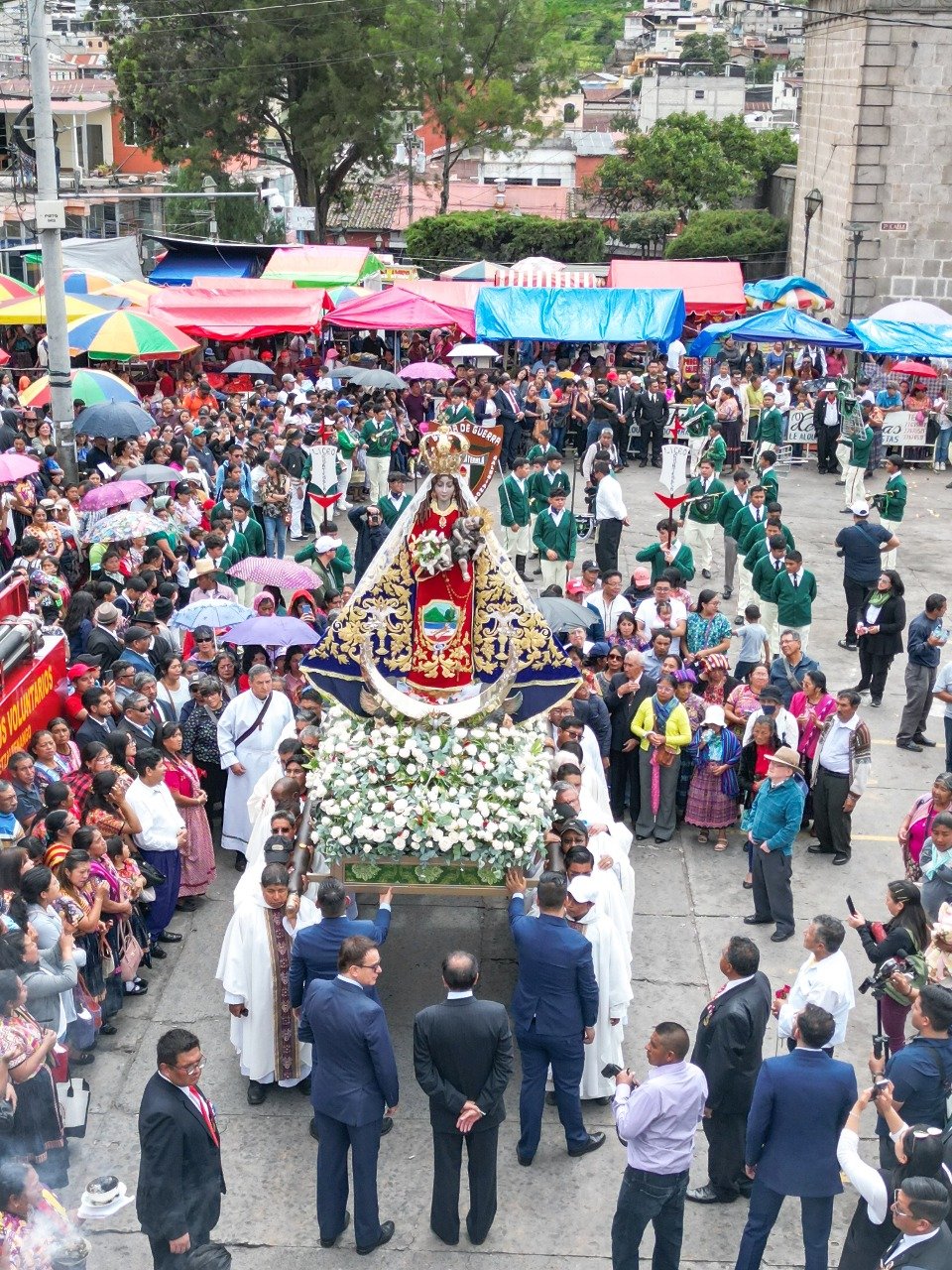 Imagen-de-WhatsApp-2025-09-22-a-las-16.17.11_caba4c4c Baja la patrona de mi Pueblo, el traslado de María de Quetzaltenango