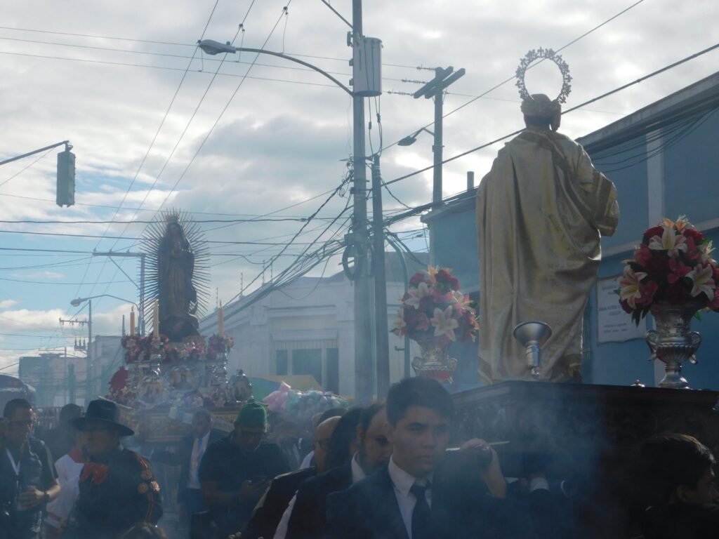 Procesion-Virgen-de-Guadalupe-con-San-Juan-Diego-1024x768 La Guadalupana en la Nueva Guatemala