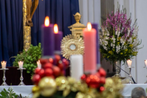 image-1-300x200 El clero de la Arquidiócesis de Santiago celebra su tradicional Posada